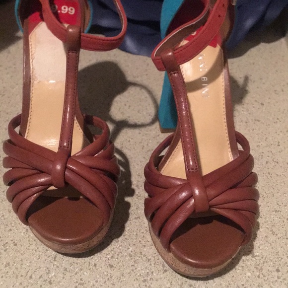 Heels - Picture 3 of 4